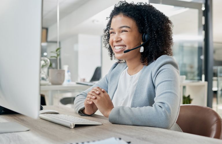 Differences Between a Call Center and a Contact Center